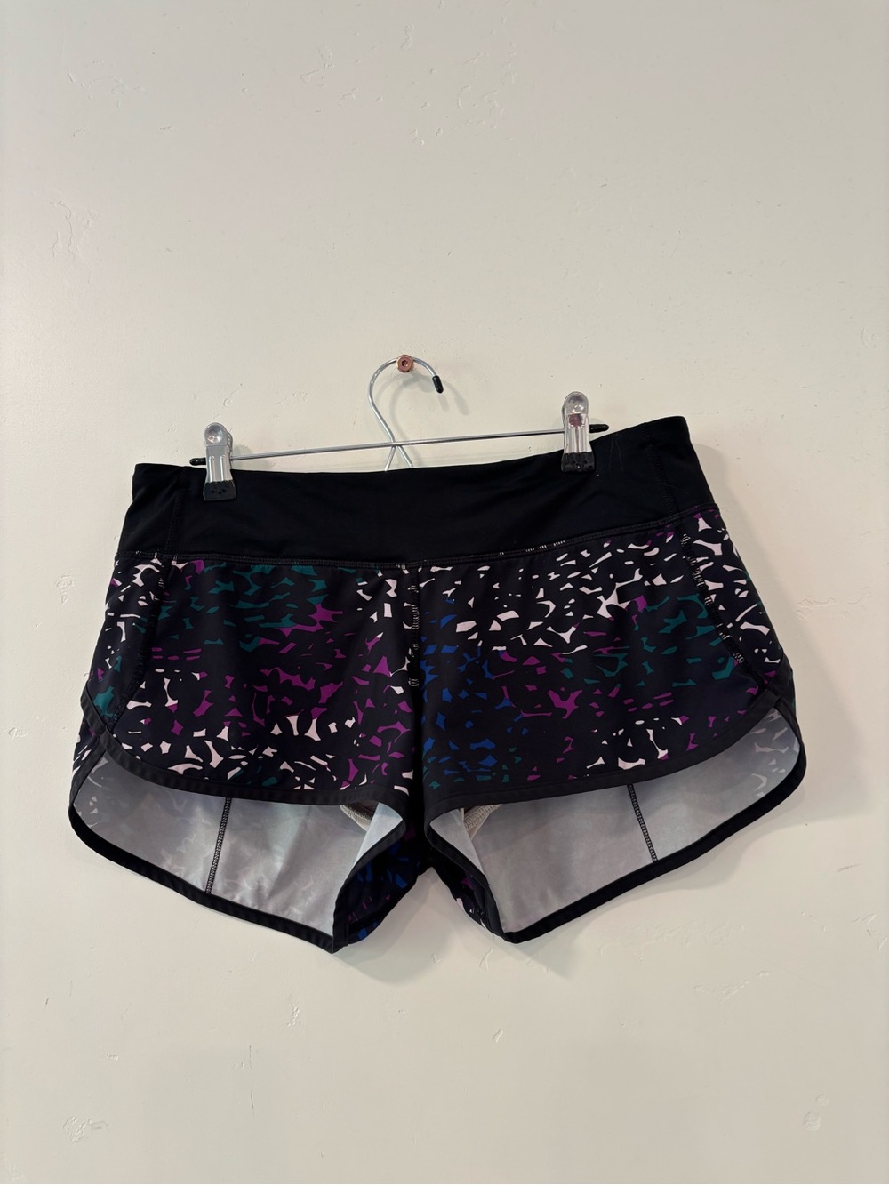 Lululemon Run: Speed Short 4-way Stretch Shadow Wrap Multi/ Black Size 8